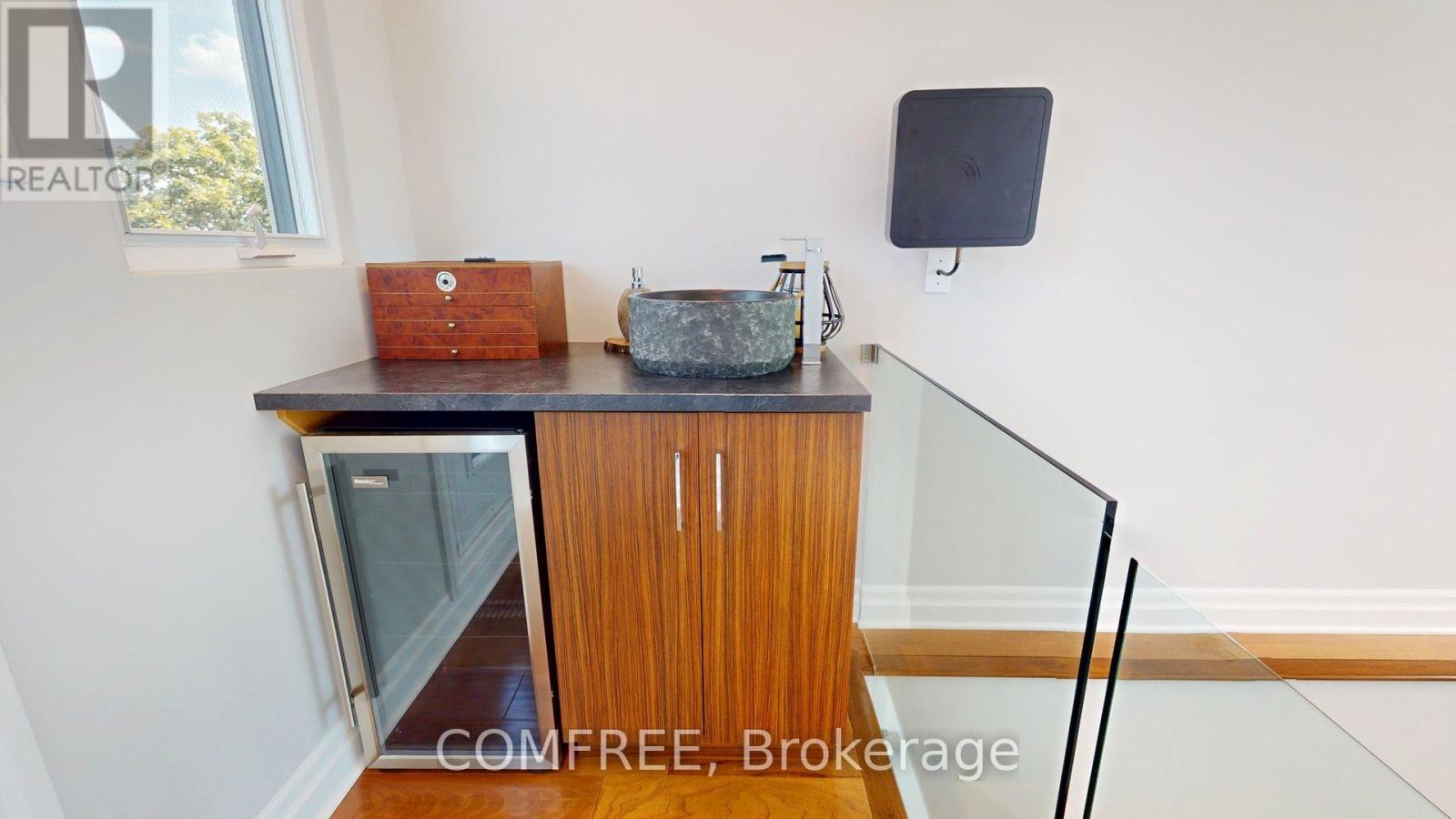 111 Sherbrooke Avenue, Ottawa, Ontario  K1Y 1S1 - Photo 22 - X12399909
