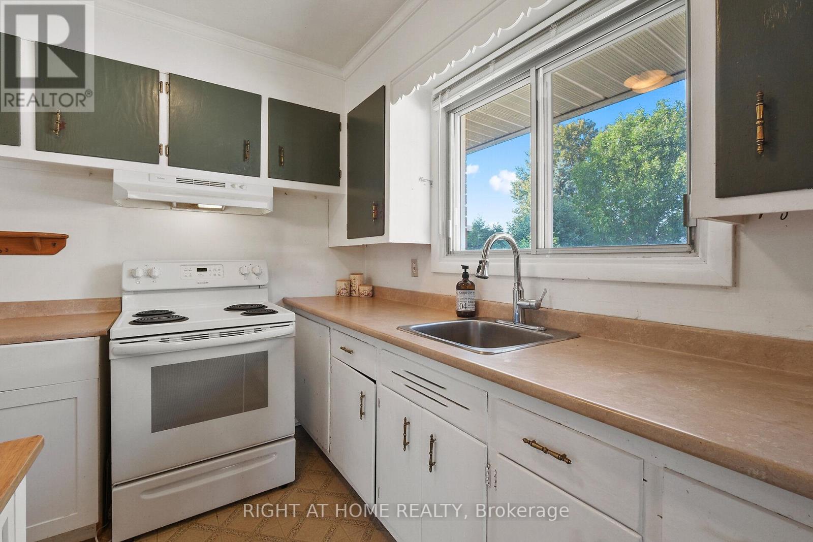 205 Withrow Avenue, Ottawa, Ontario  K2G 2J8 - Photo 24 - X12399973