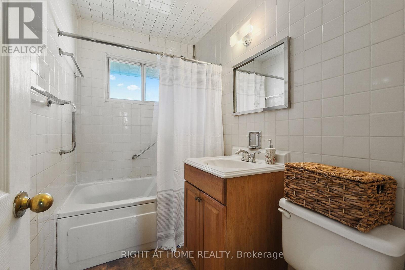 205 Withrow Avenue, Ottawa, Ontario  K2G 2J8 - Photo 32 - X12399973