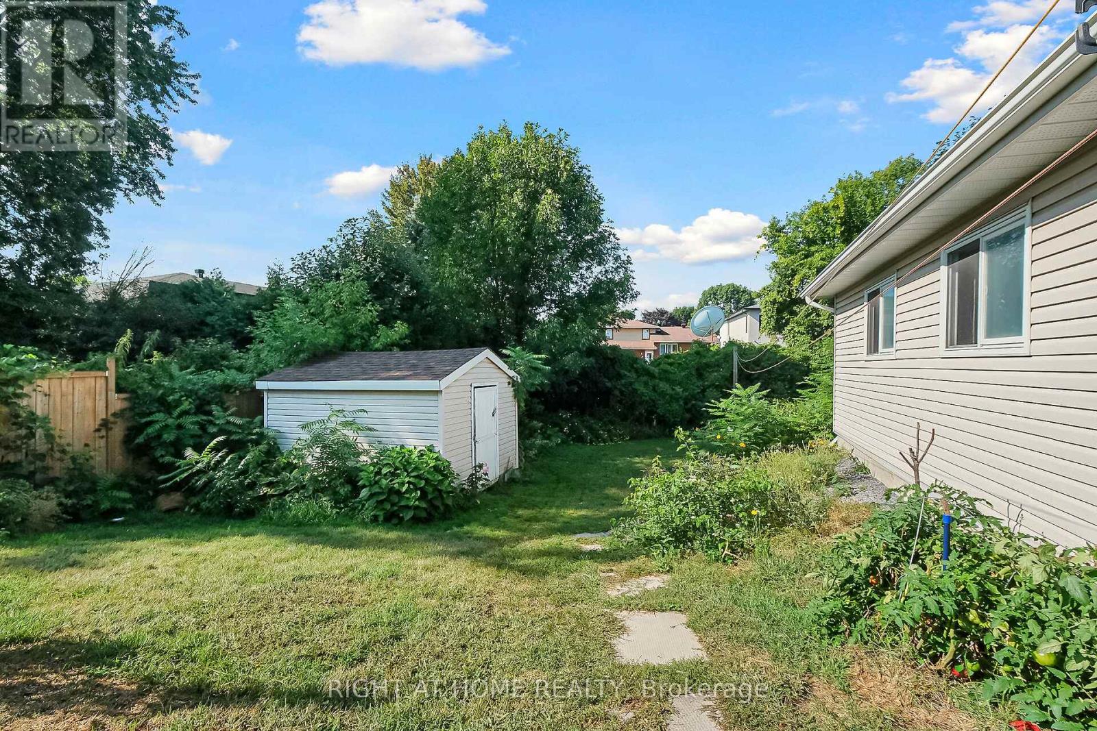 205 Withrow Avenue, Ottawa, Ontario  K2G 2J8 - Photo 6 - X12399973