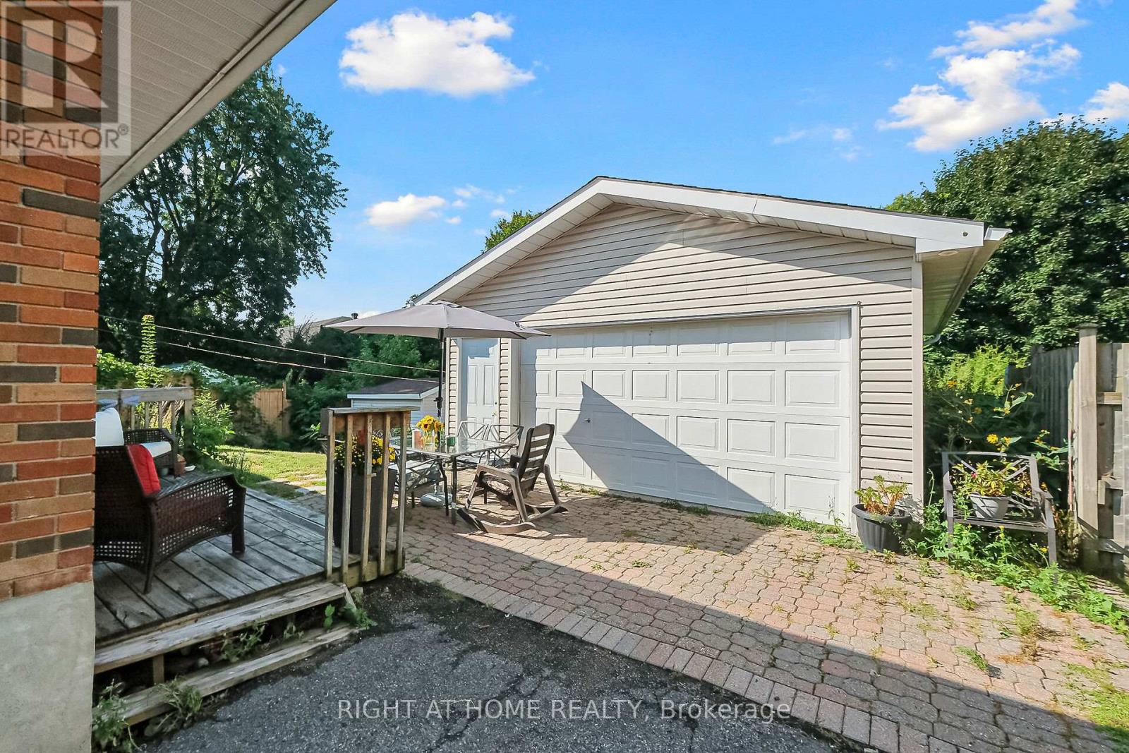 205 Withrow Avenue, Ottawa, Ontario  K2G 2J8 - Photo 7 - X12399973