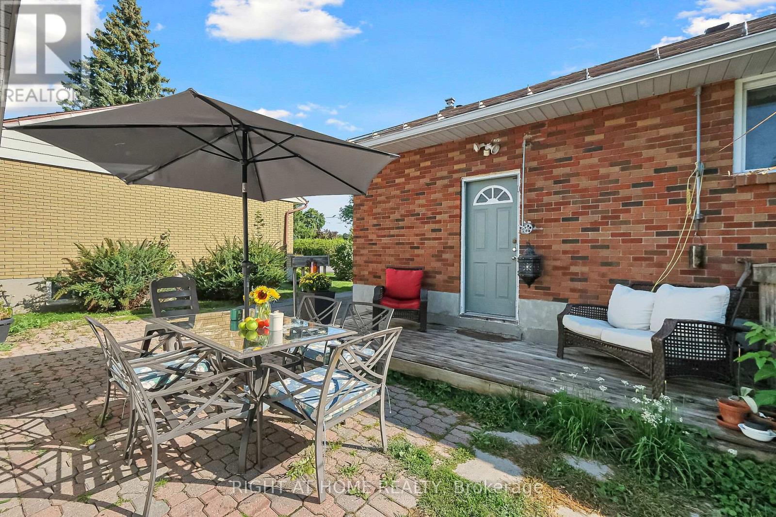205 Withrow Avenue, Ottawa, Ontario  K2G 2J8 - Photo 8 - X12399973