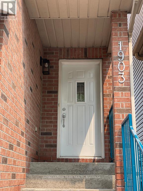 1903 Hampstead Place, Ottawa, Ontario  K1V 1B3 - Photo 2 - X12399995