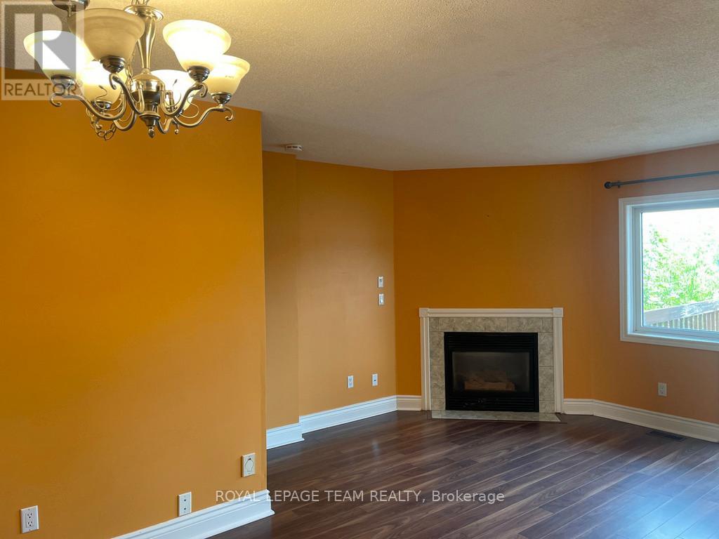 1903 Hampstead Place, Ottawa, Ontario  K1V 1B3 - Photo 5 - X12399995