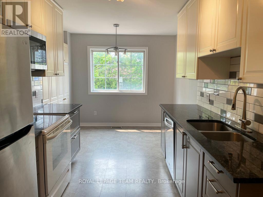 1903 Hampstead Place, Ottawa, Ontario  K1V 1B3 - Photo 7 - X12399995