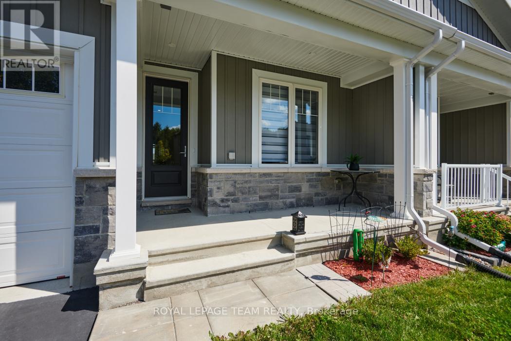 Property at 818 COMPANION CRESCENT image 2