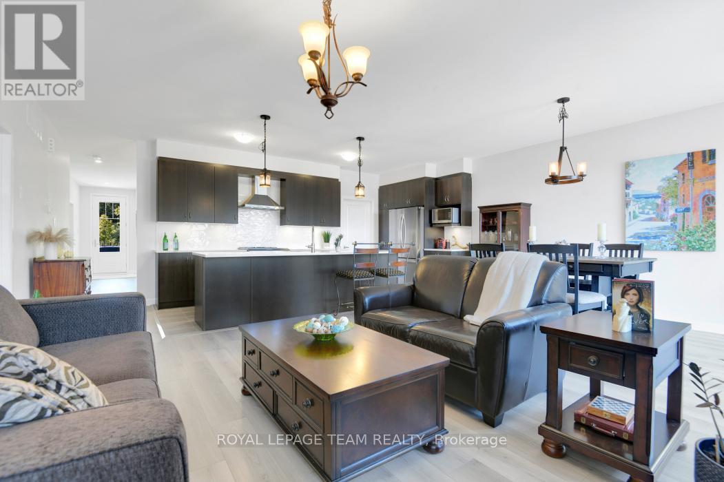 818 Companion Crescent, Ottawa, Ontario  K4M 0X1 - Photo 7 - X12399996