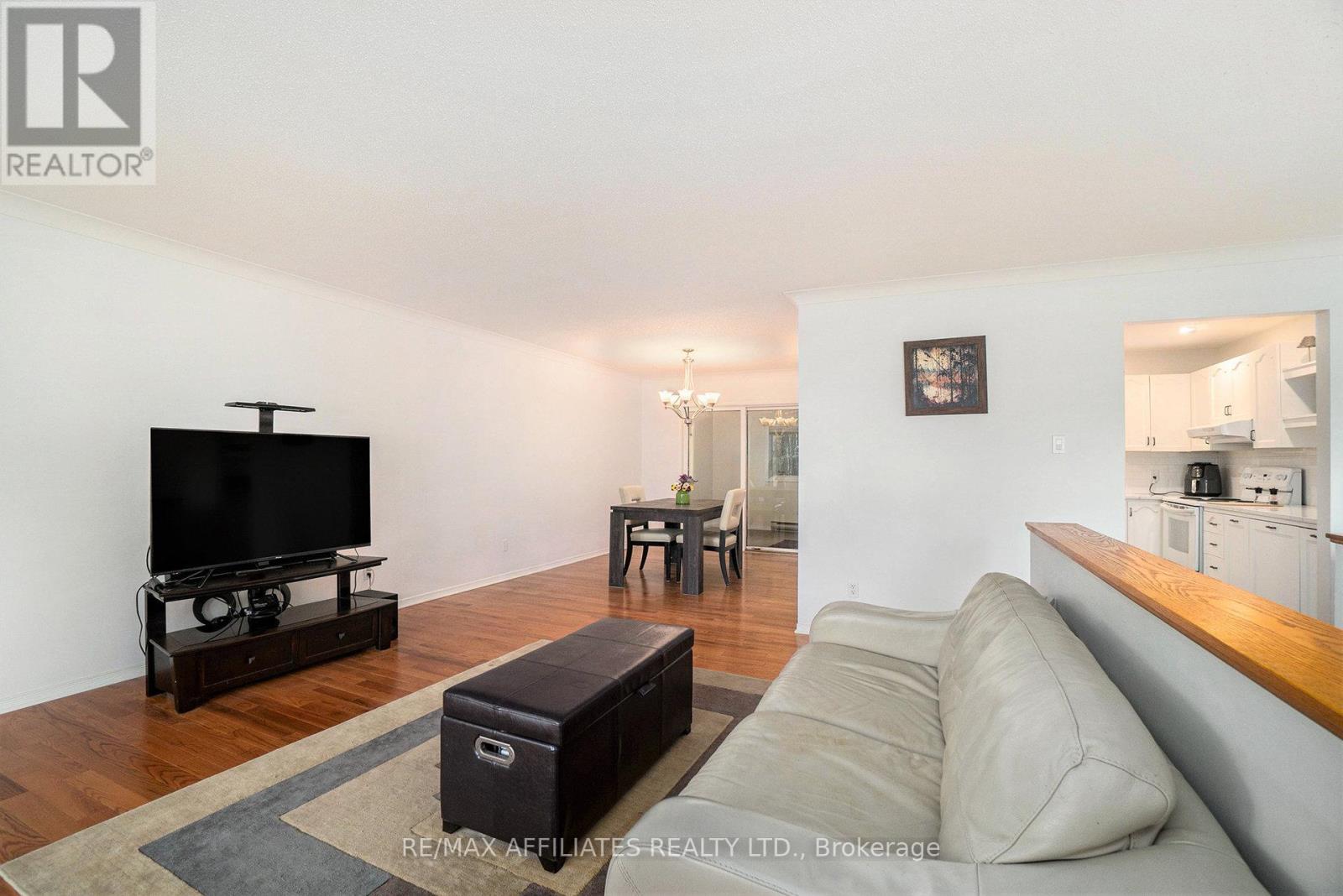 319 Riverwood Drive, Ottawa, Ontario  K0A 3M0 - Photo 6 - X12400095