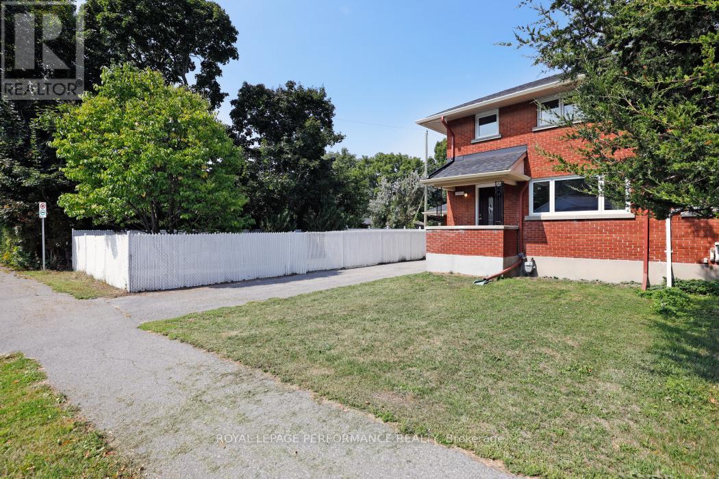 2265 Iris Street, Ottawa, Ontario  K2C 1C1 - Photo 3 - X12400113