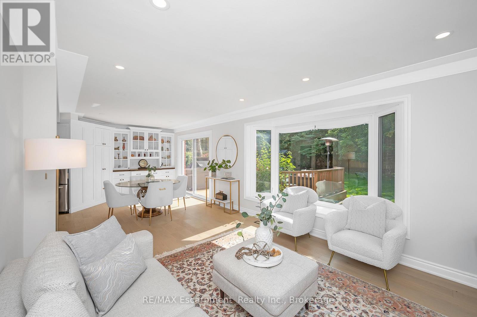 350 East Side Crescent, Burlington (Brant), Ontario  L7R 3G9 - Photo 12 - W12400070