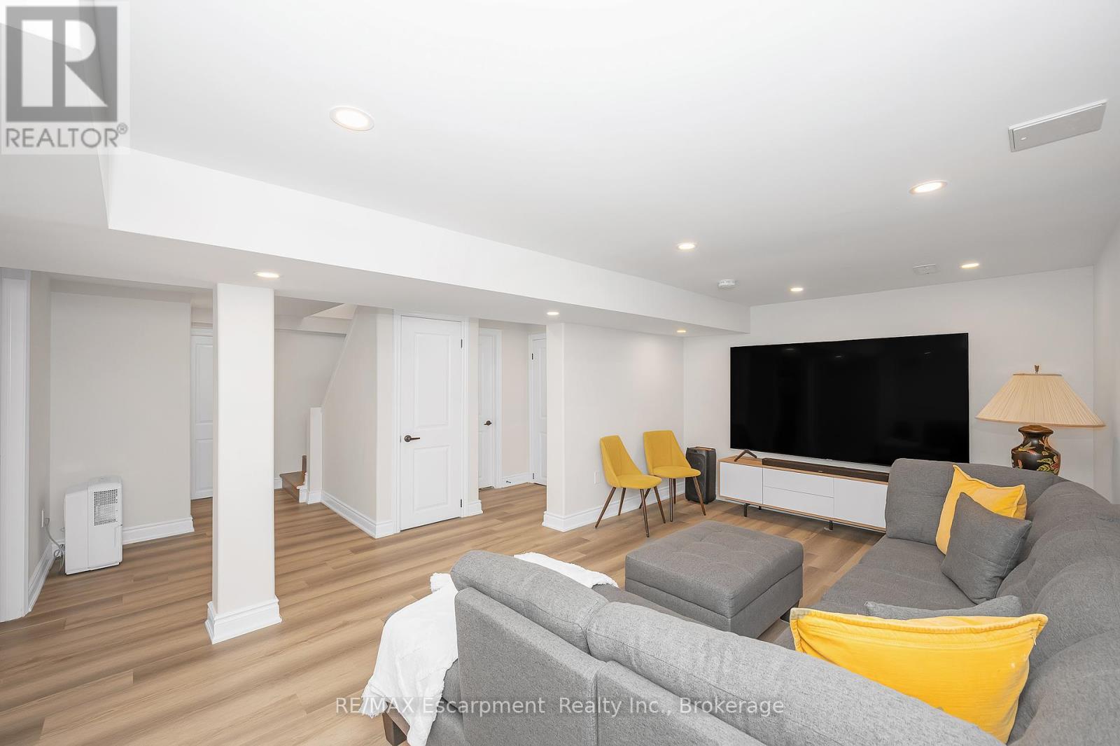 350 East Side Crescent, Burlington (Brant), Ontario  L7R 3G9 - Photo 27 - W12400070