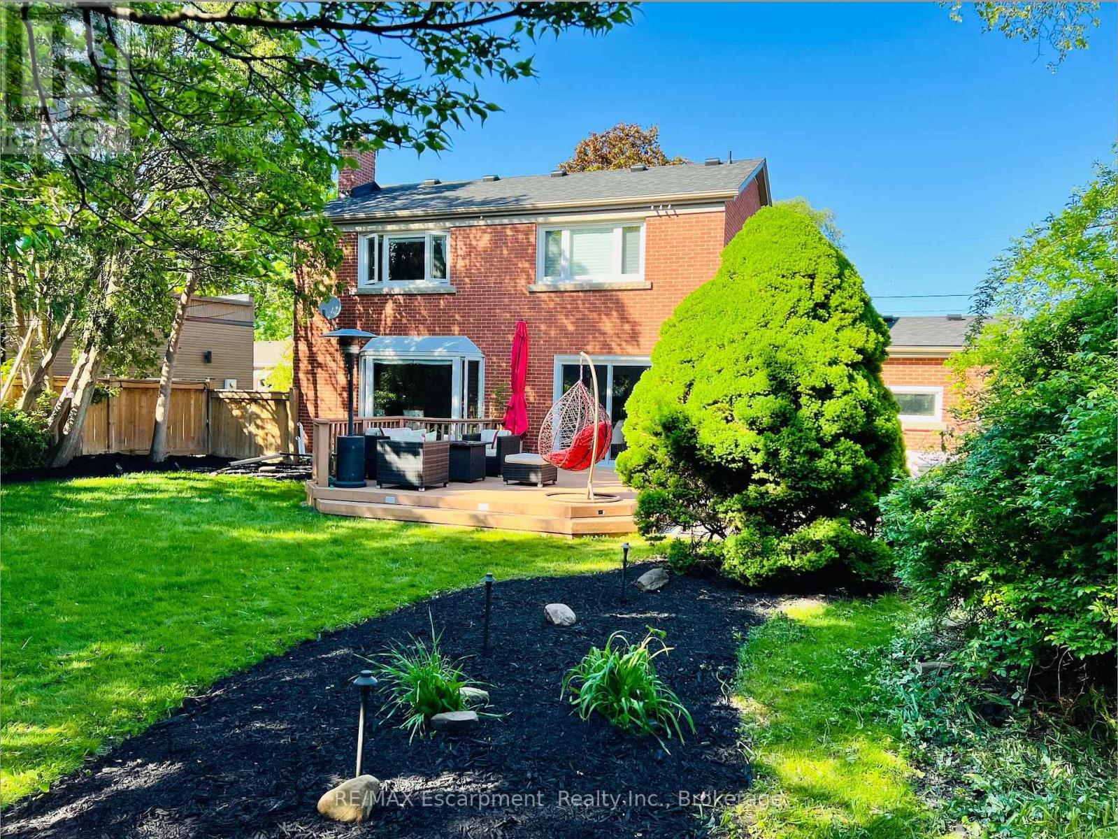 350 East Side Crescent, Burlington (Brant), Ontario  L7R 3G9 - Photo 41 - W12400070