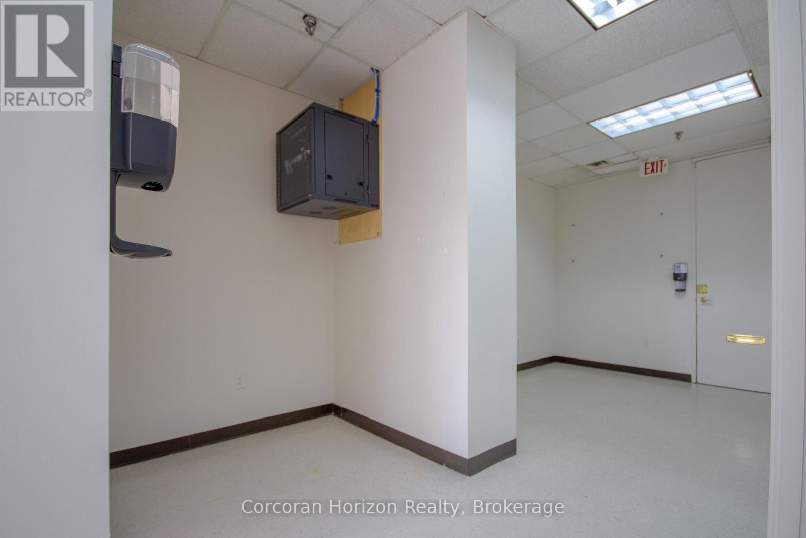 301a - 200 James Street S, Hamilton (Durand), Ontario  L8P 1Y6 - Photo 9 - X12399982