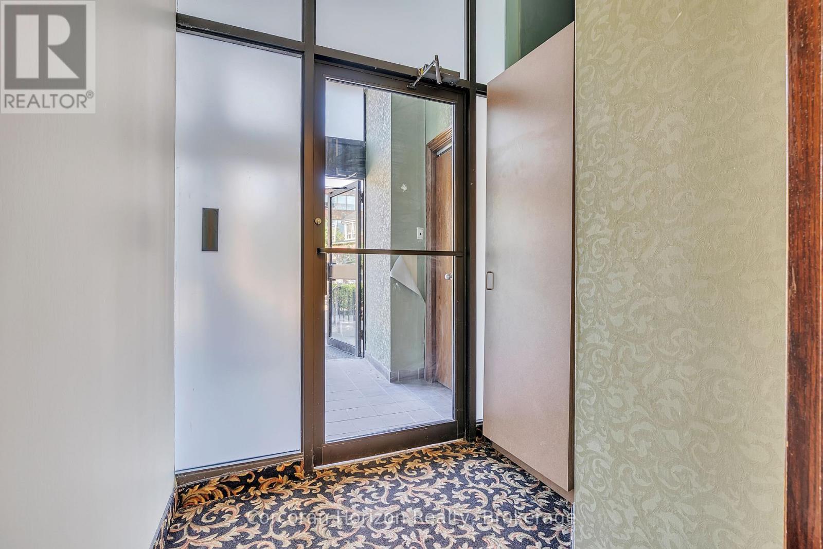 9 Robinson - 200 James Street S, Hamilton (Durand), Ontario  L8P 1Y6 - Photo 3 - X12400013