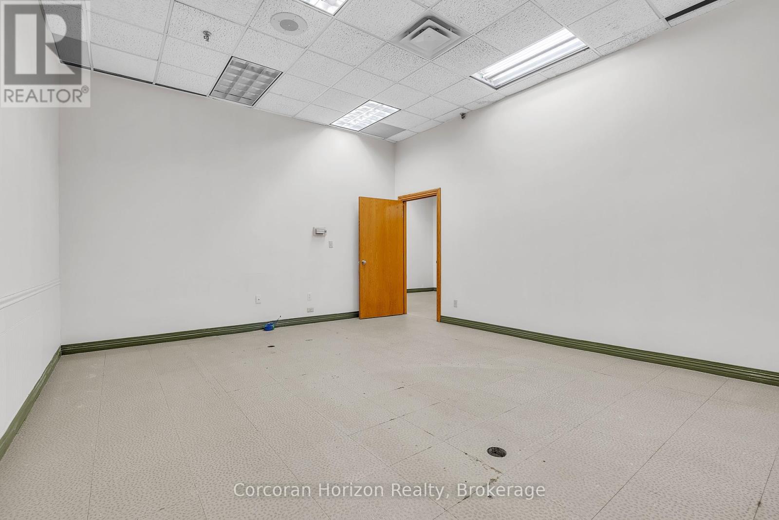 9 Robinson - 200 James Street S, Hamilton (Durand), Ontario  L8P 1Y6 - Photo 5 - X12400013