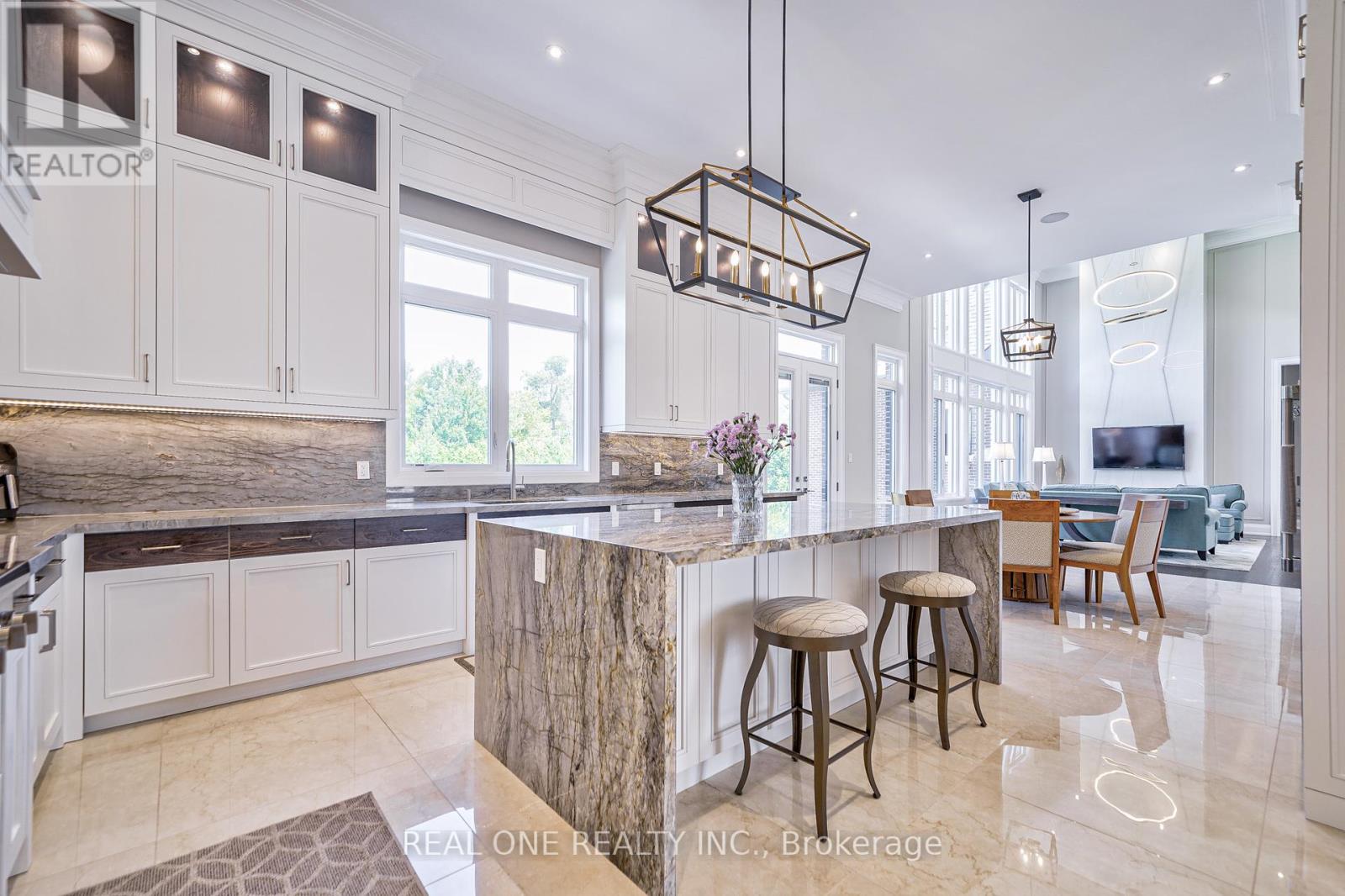 170 Ward Avenue, East Gwillimbury (Sharon), Ontario  L0G 1V0 - Photo 16 - N12399522