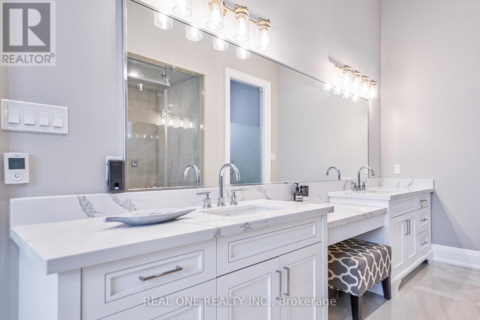 170 Ward Avenue, East Gwillimbury (Sharon), Ontario  L0G 1V0 - Photo 28 - N12399522
