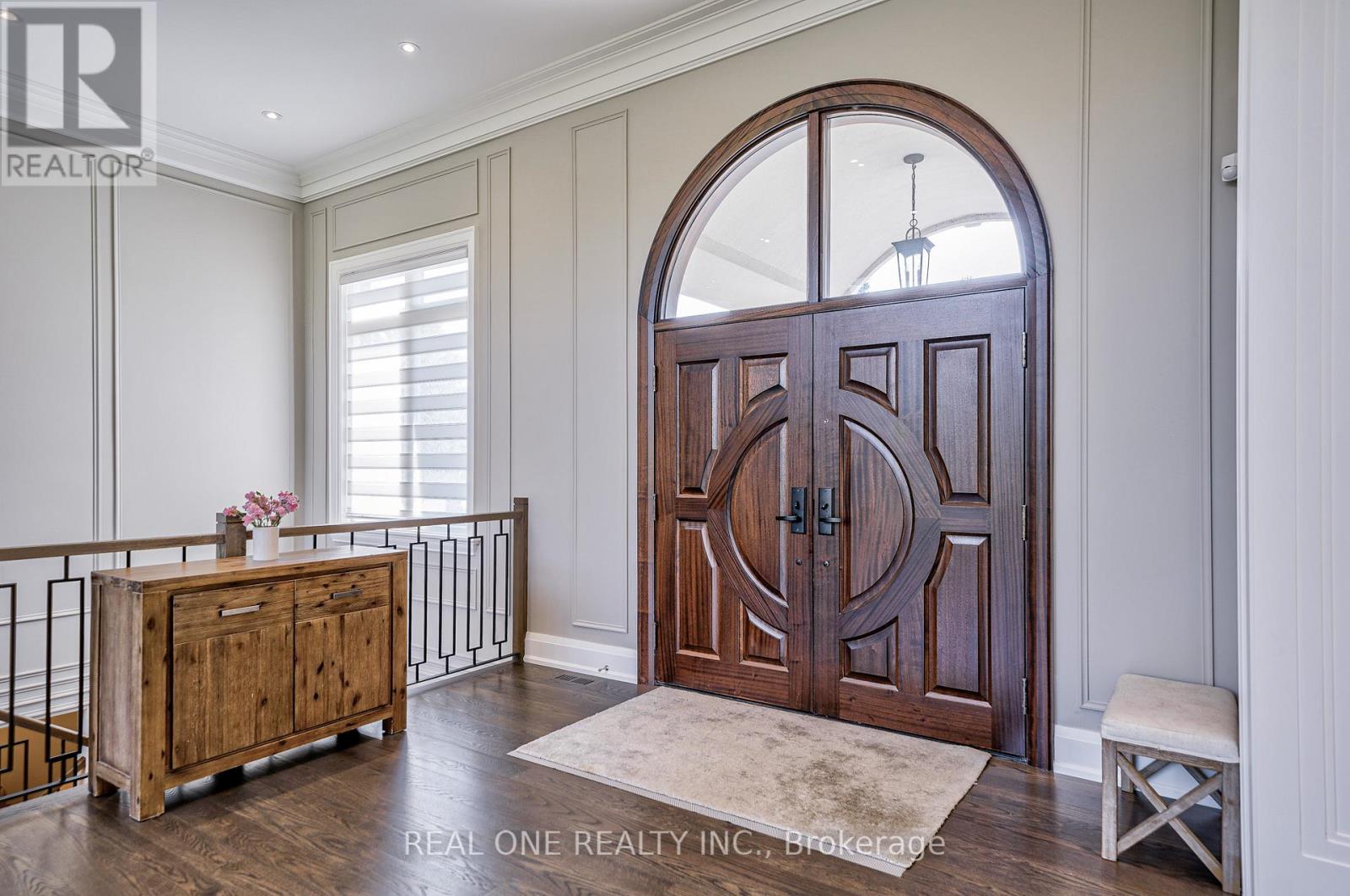 170 Ward Avenue, East Gwillimbury (Sharon), Ontario  L0G 1V0 - Photo 6 - N12399522