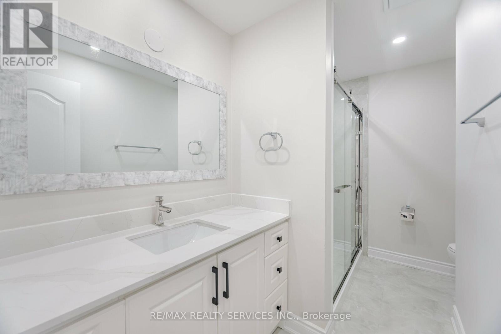 41 Town House Crescent, Brampton, Ontario  L6W 3G3 - Photo 26 - W12399293