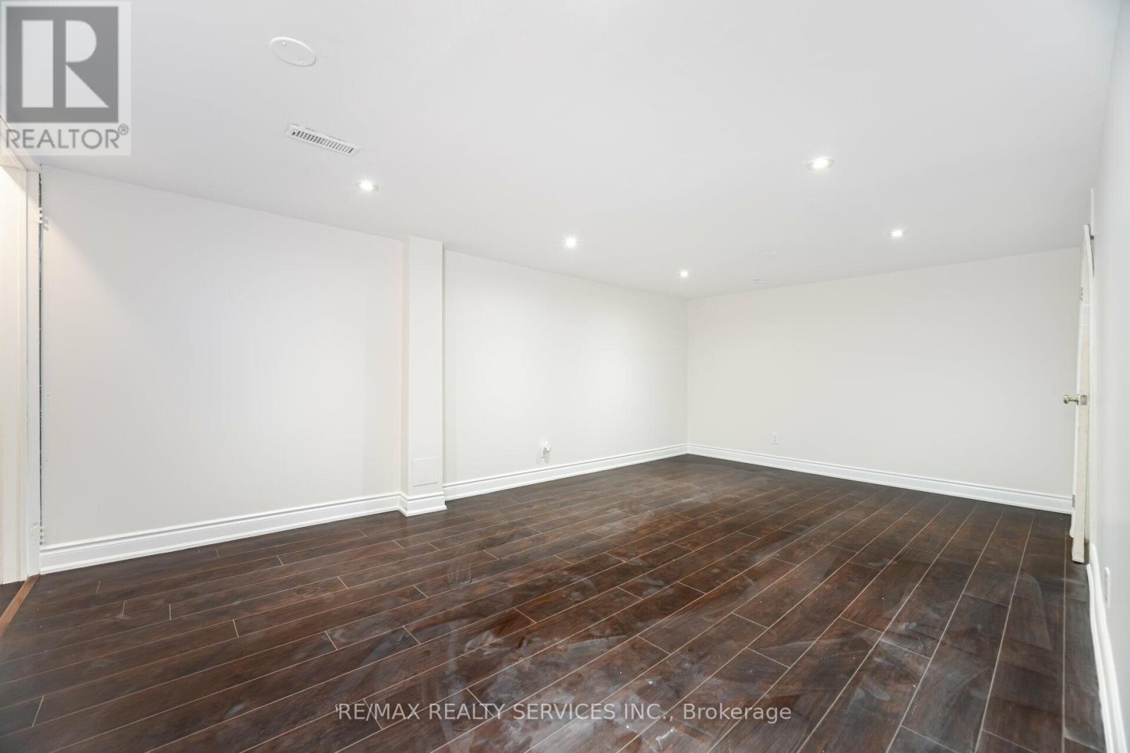 41 Town House Crescent, Brampton, Ontario  L6W 3G3 - Photo 28 - W12399293