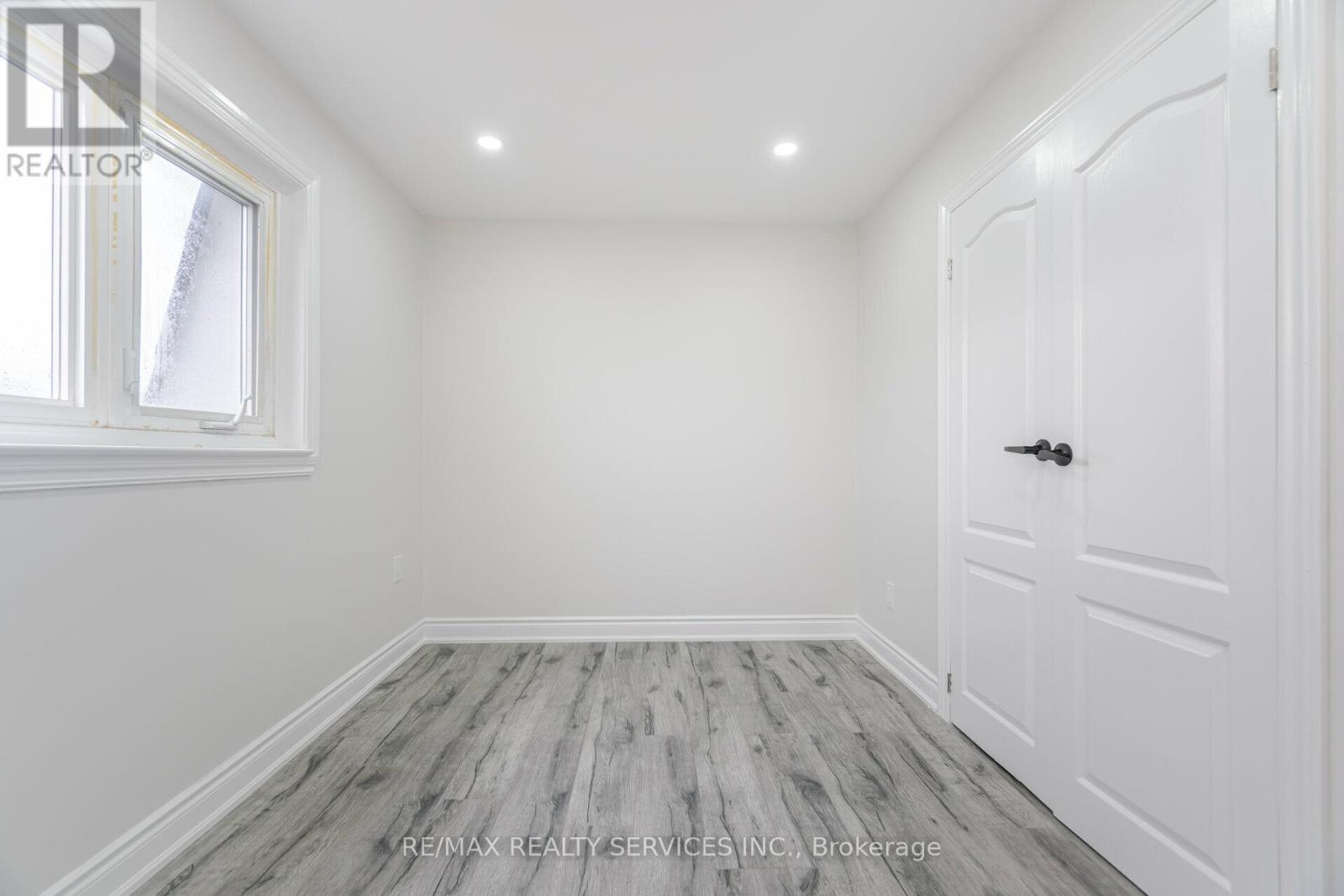 41 Town House Crescent, Brampton, Ontario  L6W 3G3 - Photo 21 - W12399293