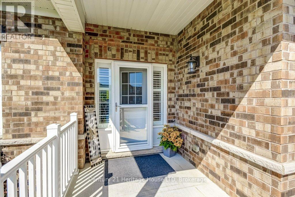 1078 Kerby Street, Fort Erie, Ontario  L2A 0C1 - Photo 2 - X12400016