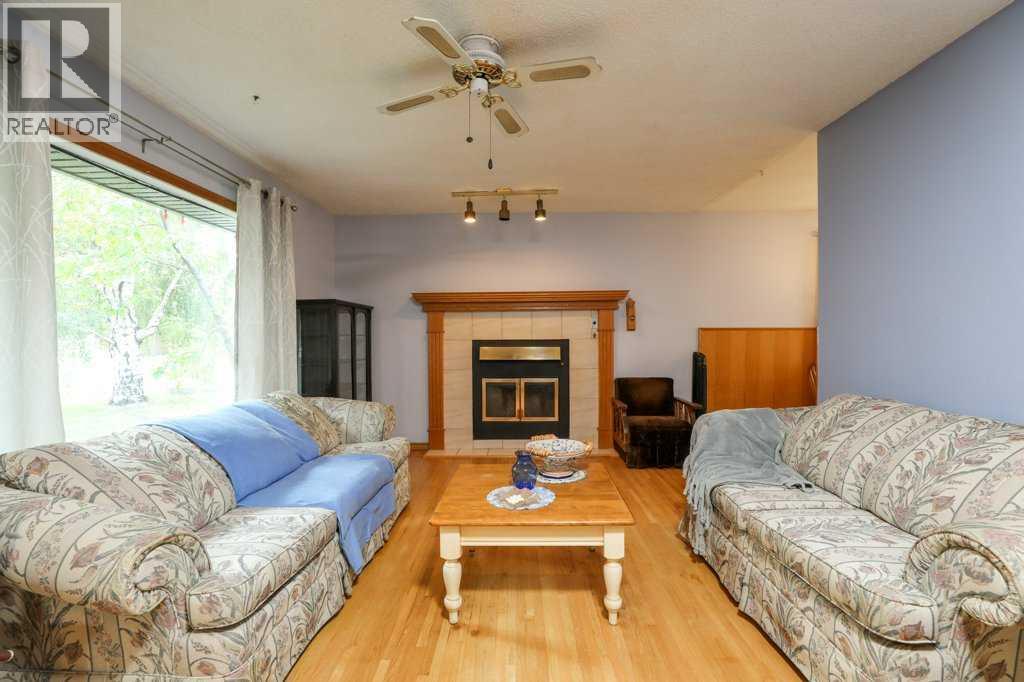 Property at 1120 11 Street S image 4