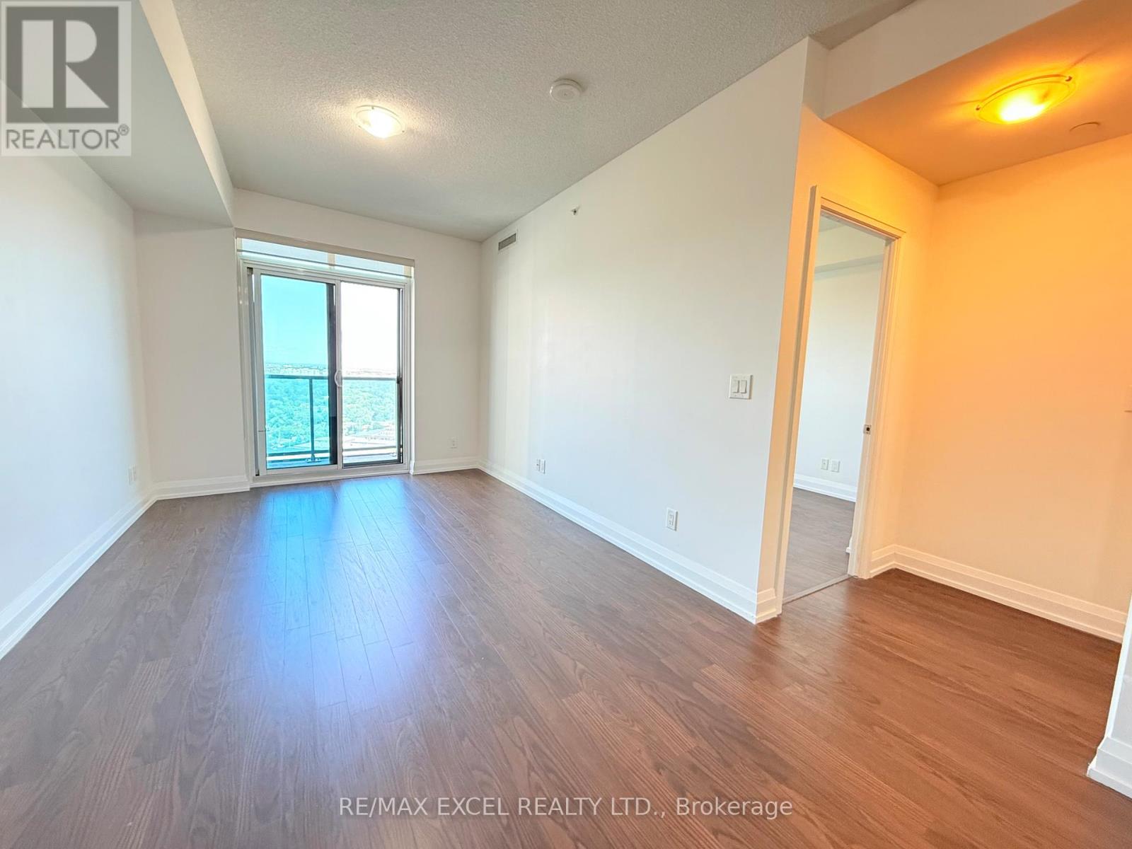 1605 - 7171 Yonge Street, Markham, Ontario  L3T 0C5 - Photo 2 - N12399838