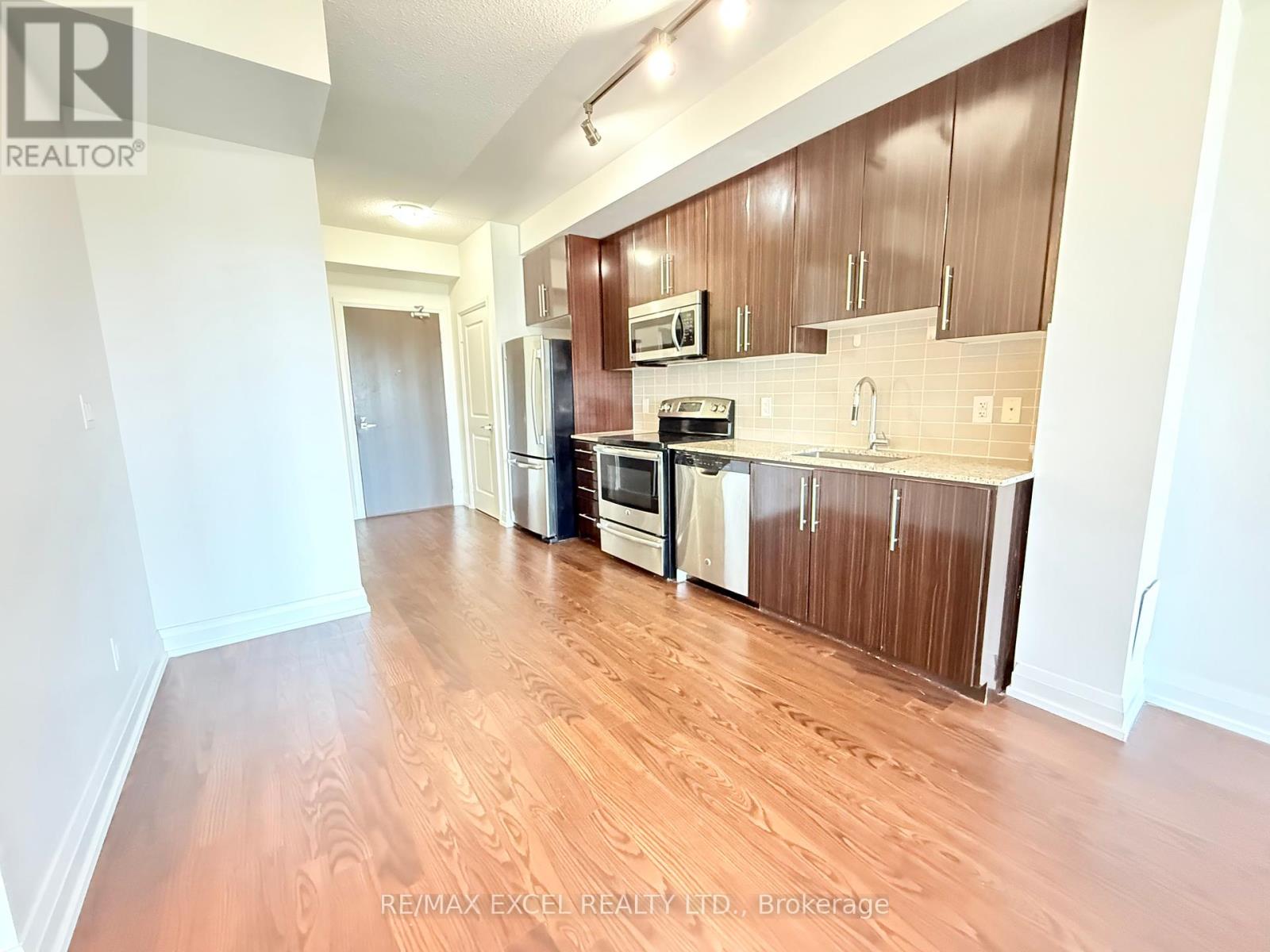 1605 - 7171 Yonge Street, Markham, Ontario  L3T 0C5 - Photo 4 - N12399838