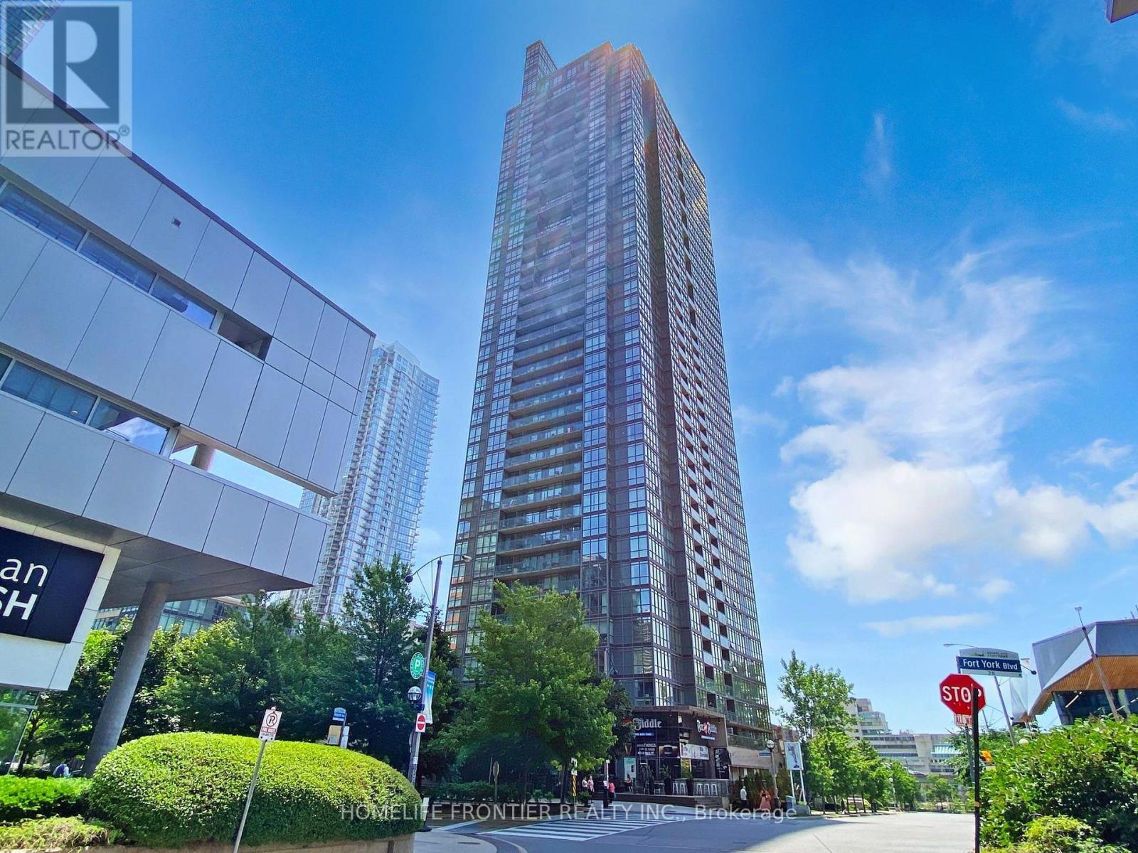 1109 - 15 Fort York Boulevard, Toronto, Ontario  M5V 3Y4 - Photo 2 - C12350687