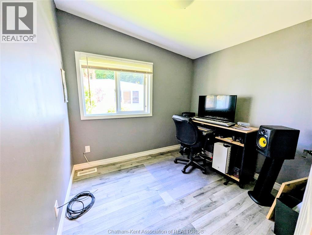90 Essex Court, Chatham, Ontario  N7L 4G6 - Photo 17 - 25023174