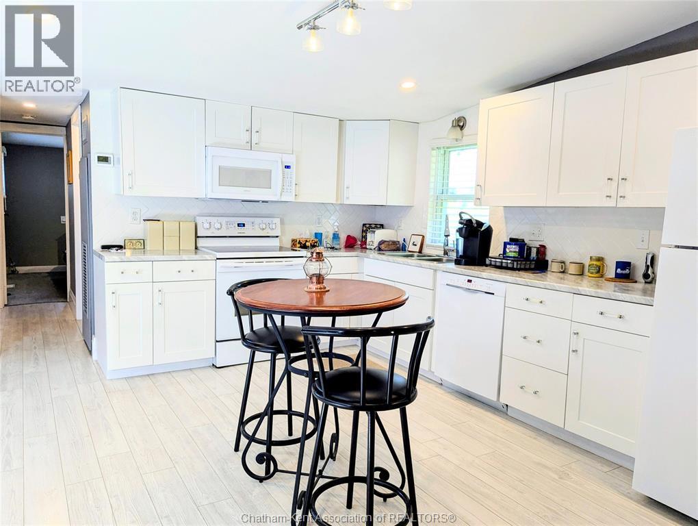 90 Essex Court, Chatham, Ontario  N7L 4G6 - Photo 9 - 25023174