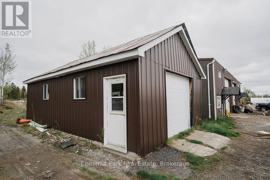 35 Niven Street S, Temiskaming Shores, Ontario  P0J 1R0 - Photo 3 - T12400021