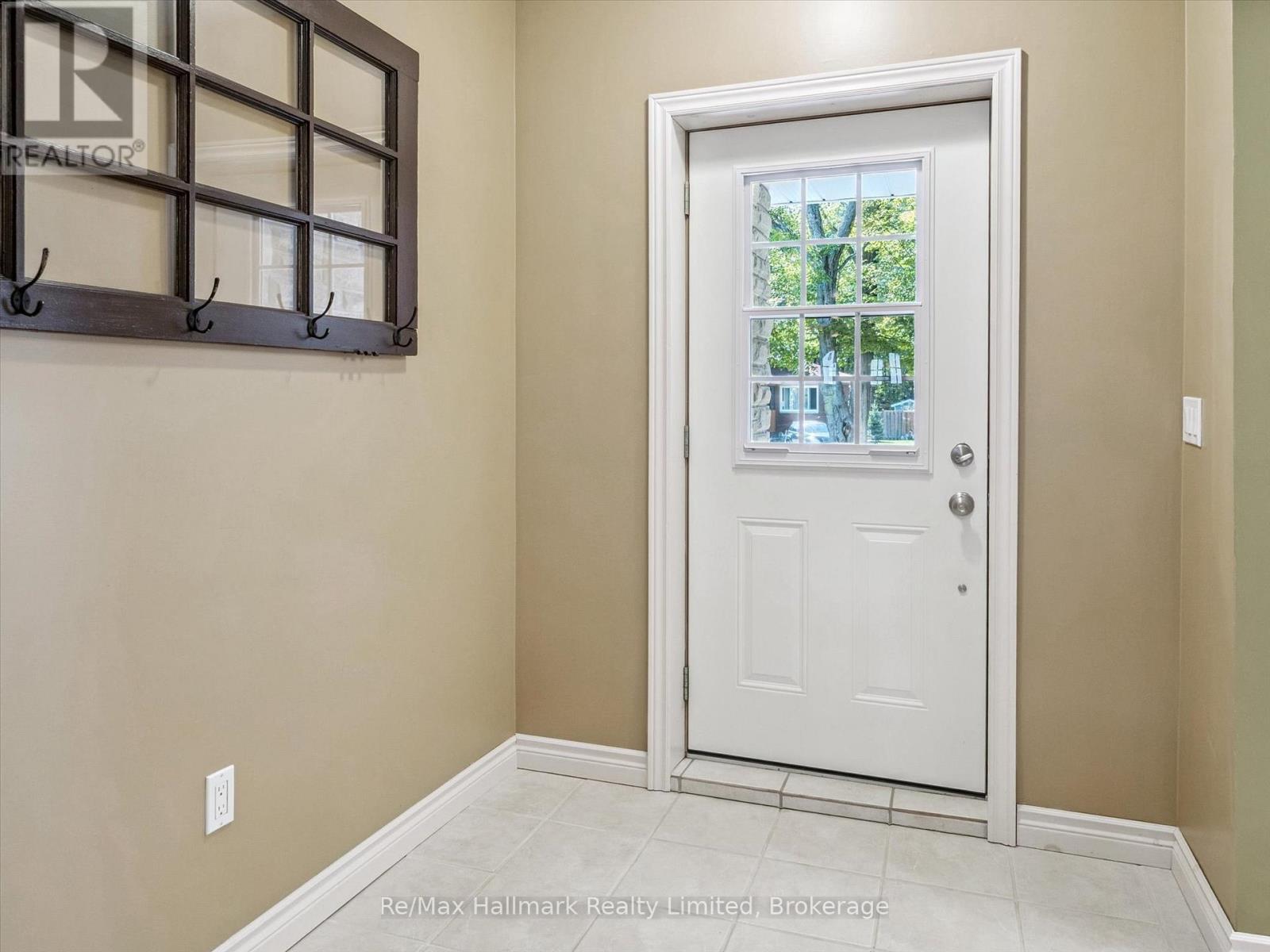 69 Woodchester Avenue, Bracebridge, Ontario  P1L 1H9 - Photo 5 - X12400015