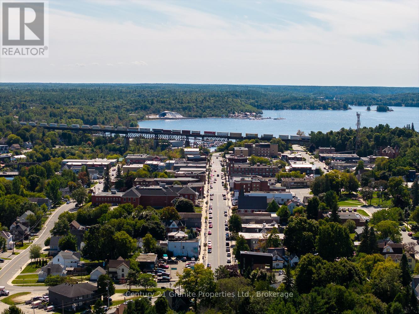 53 Cascade Street, Parry Sound, Ontario  P2A 1J8 - Photo 10 - X12400050
