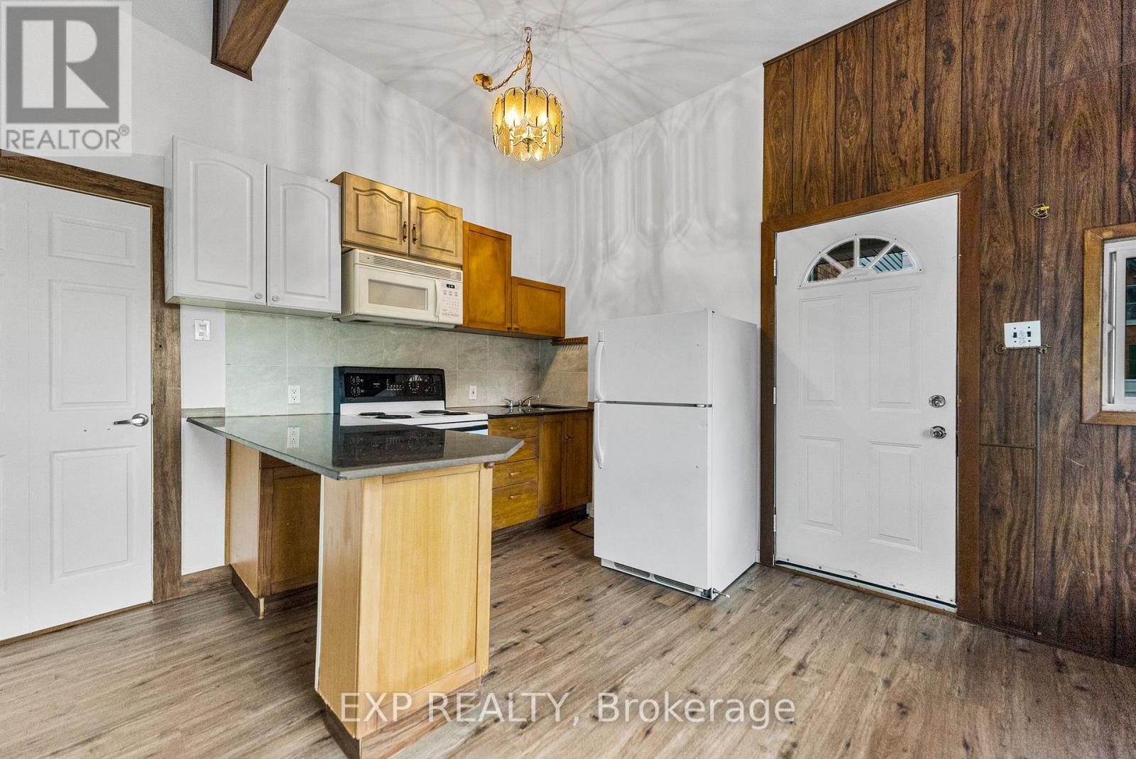 84 Bank Street N, Renfrew, Ontario  K7V 2E2 - Photo 10 - X12400049