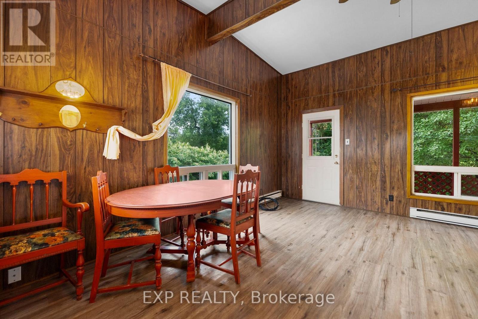 84 Bank Street N, Renfrew, Ontario  K7V 2E2 - Photo 11 - X12400049