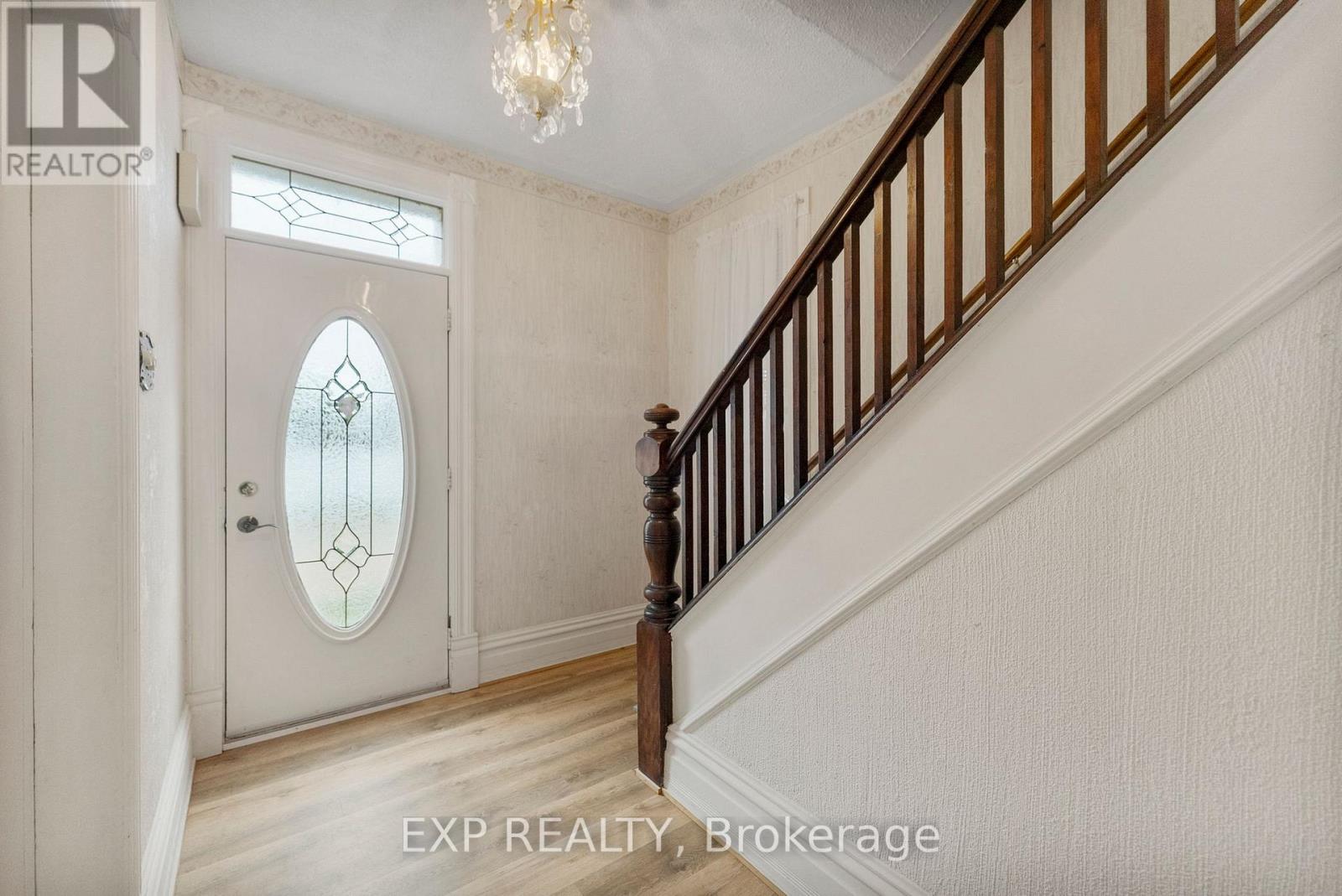 84 Bank Street N, Renfrew, Ontario  K7V 2E2 - Photo 16 - X12400049