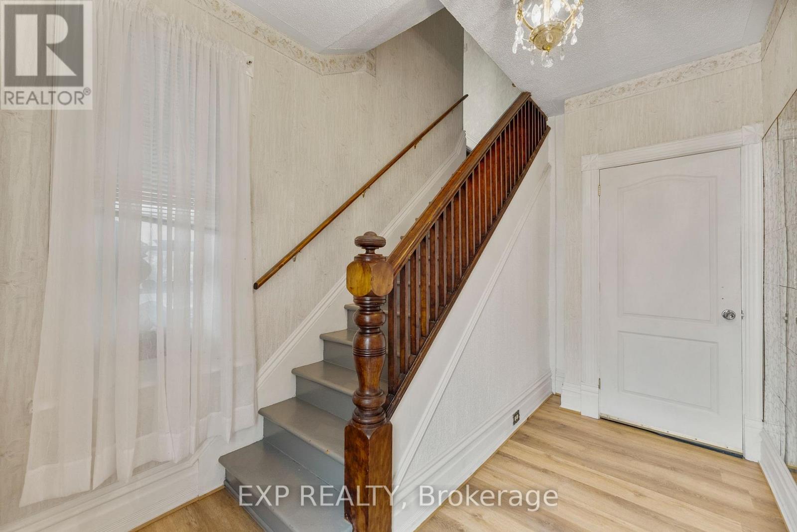 84 Bank Street N, Renfrew, Ontario  K7V 2E2 - Photo 17 - X12400049