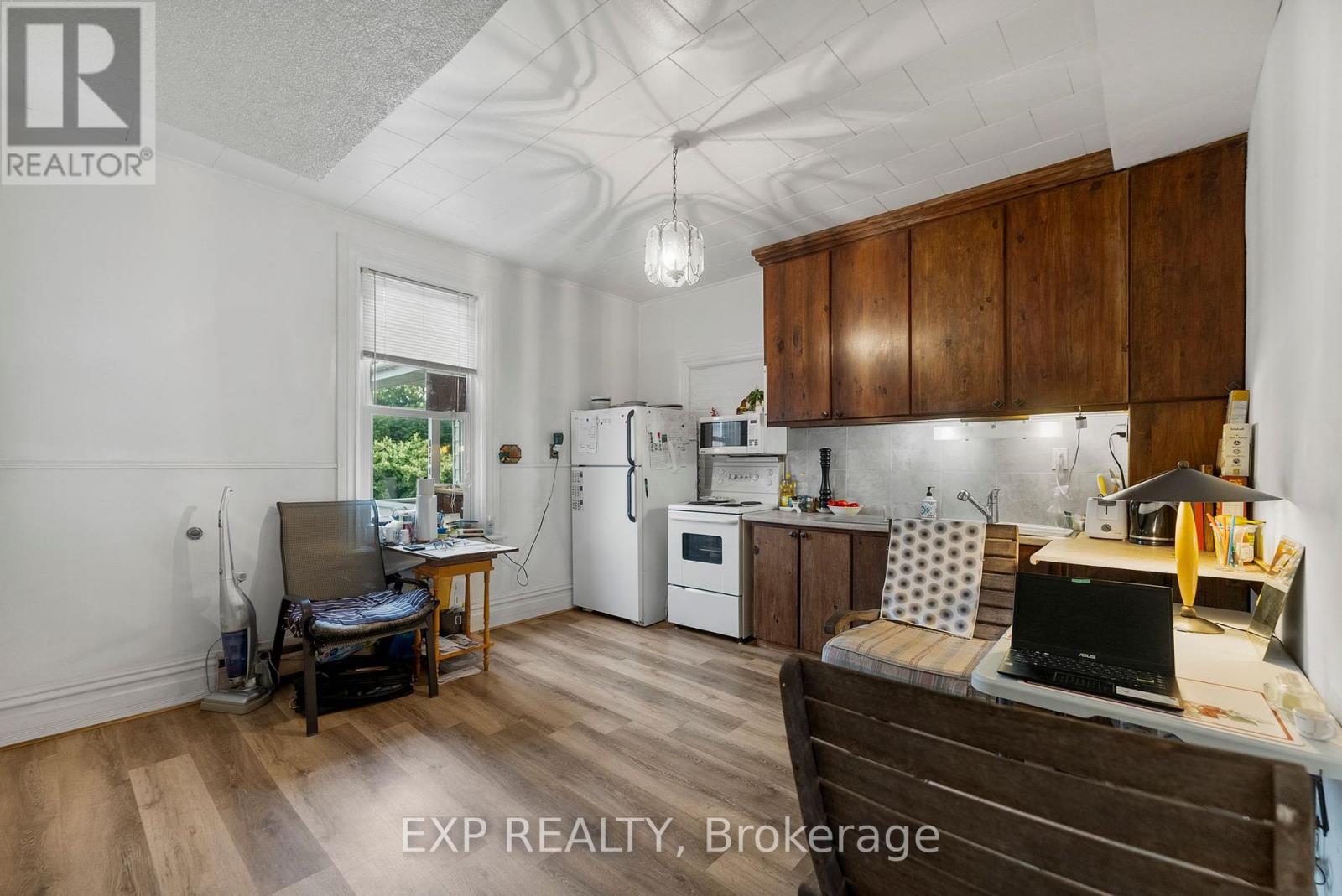 84 Bank Street N, Renfrew, Ontario  K7V 2E2 - Photo 18 - X12400049