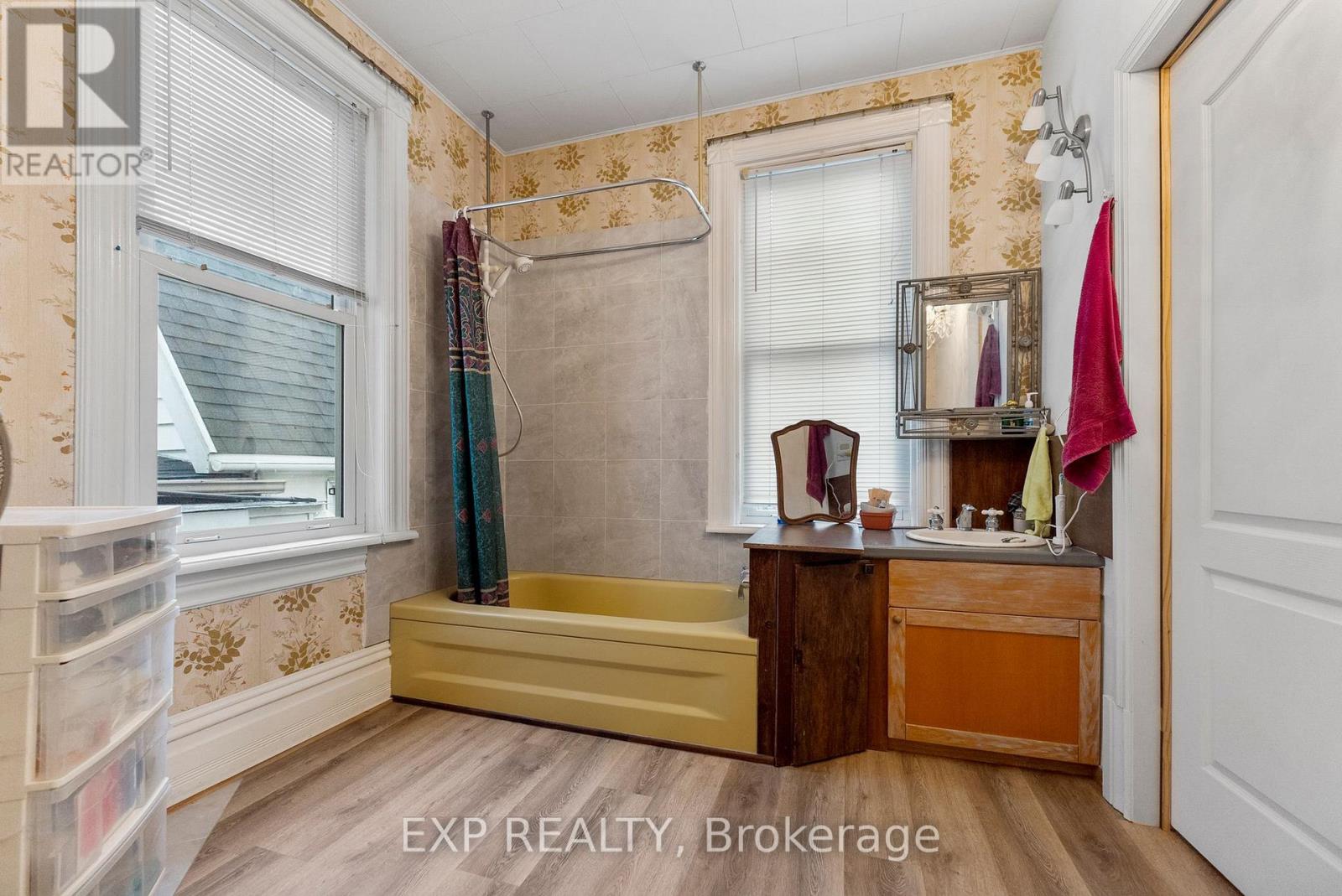 84 Bank Street N, Renfrew, Ontario  K7V 2E2 - Photo 23 - X12400049