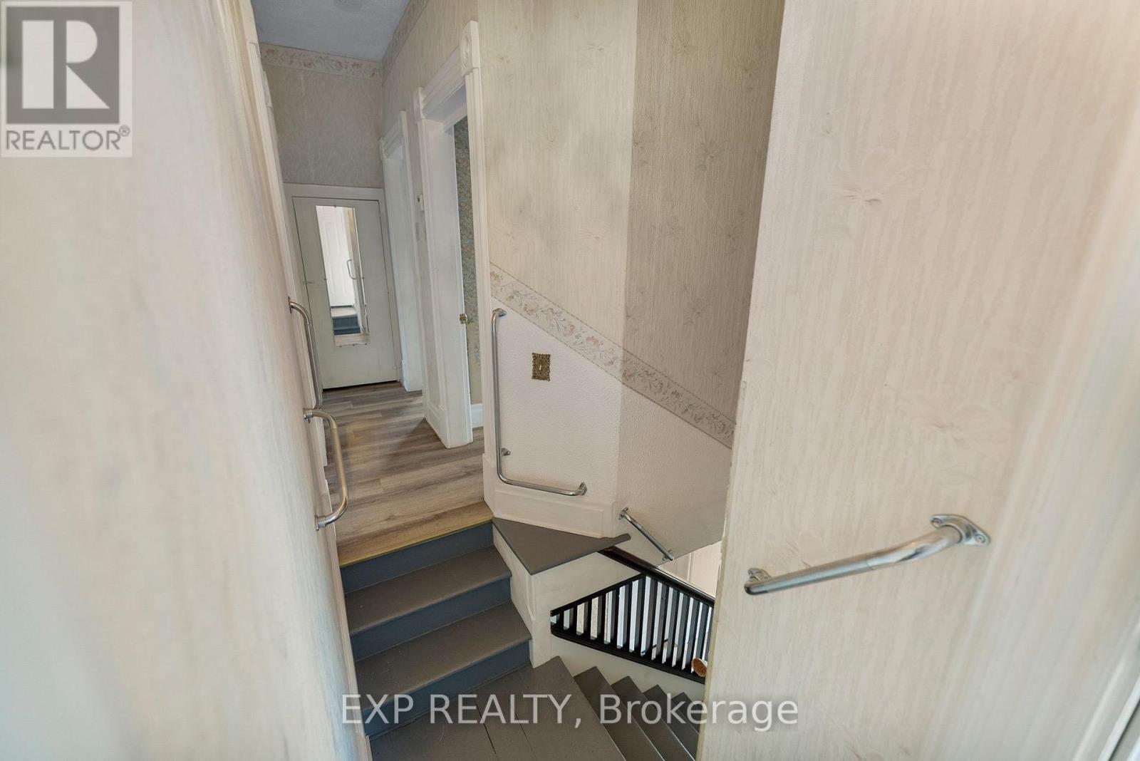84 Bank Street N, Renfrew, Ontario  K7V 2E2 - Photo 25 - X12400049