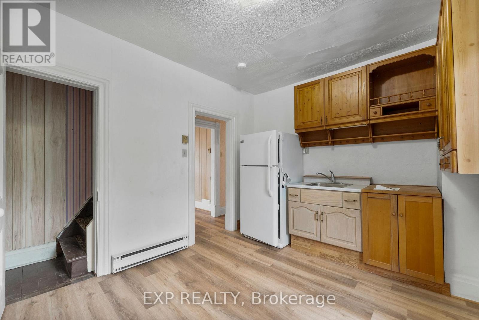 84 Bank Street N, Renfrew, Ontario  K7V 2E2 - Photo 26 - X12400049