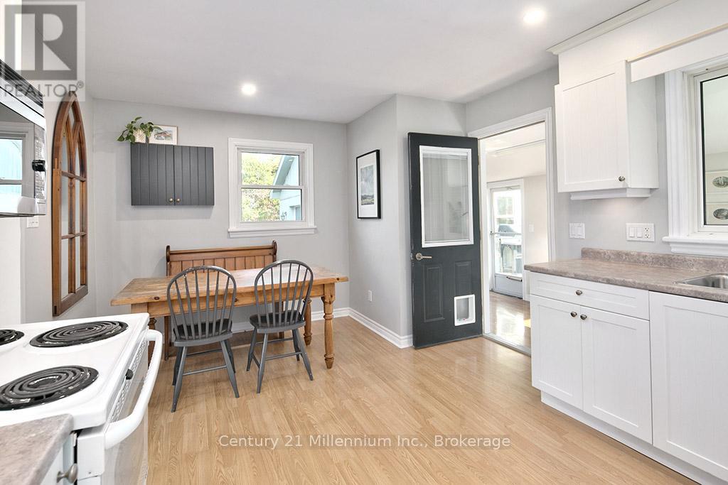 203 Aiken Street, Meaford, Ontario  N4L 1B3 - Photo 17 - X12400059