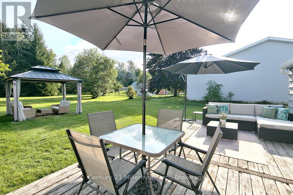 203 Aiken Street, Meaford, Ontario  N4L 1B3 - Photo 21 - X12400059