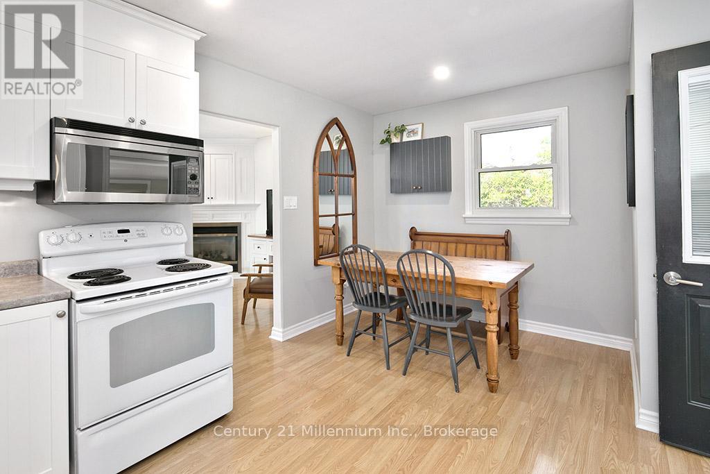 203 Aiken Street, Meaford, Ontario  N4L 1B3 - Photo 18 - X12400059