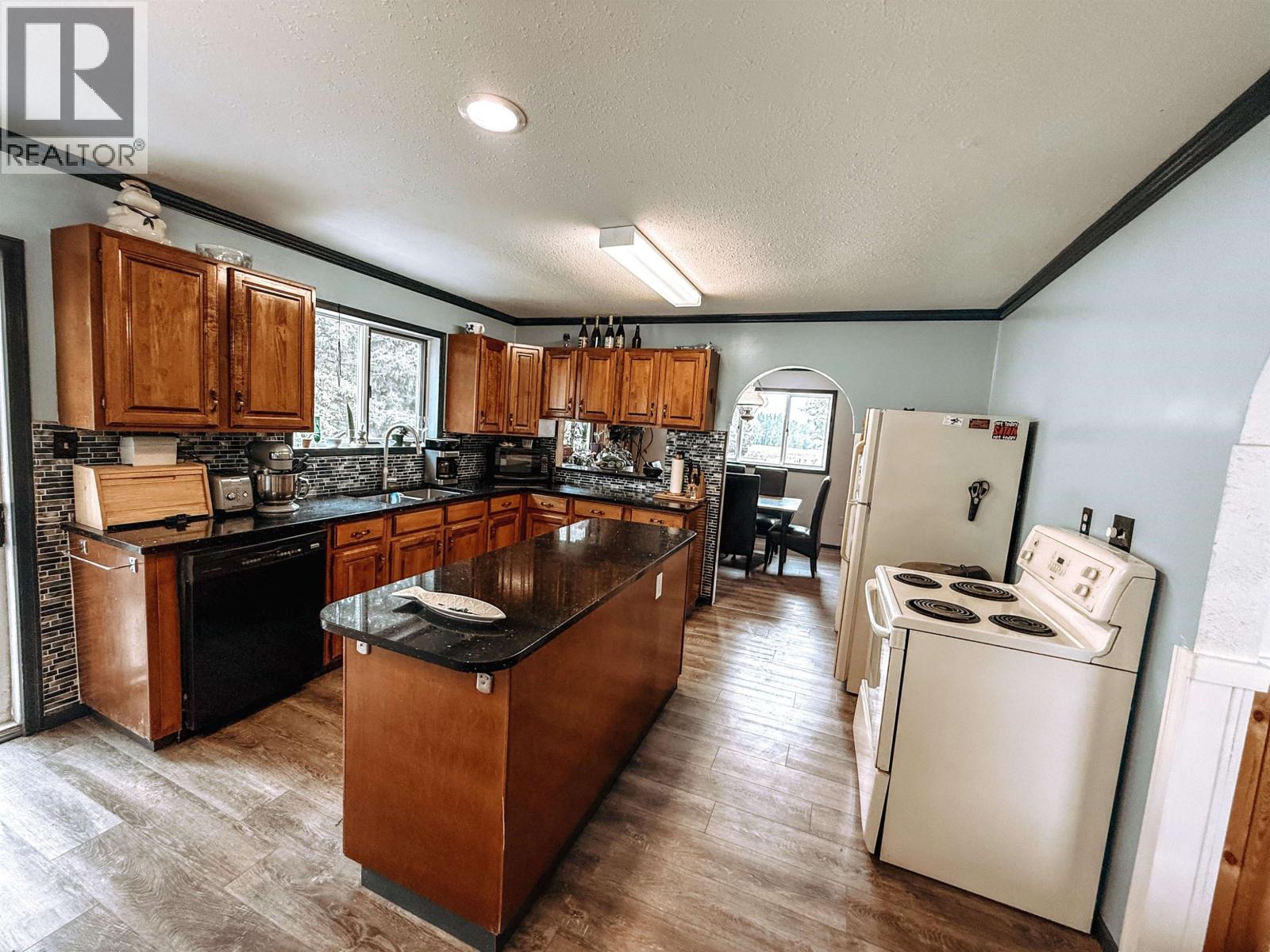 6497 Grey Crescent, Horse Lake, British Columbia  V0K 2E3 - Photo 7 - R3047120