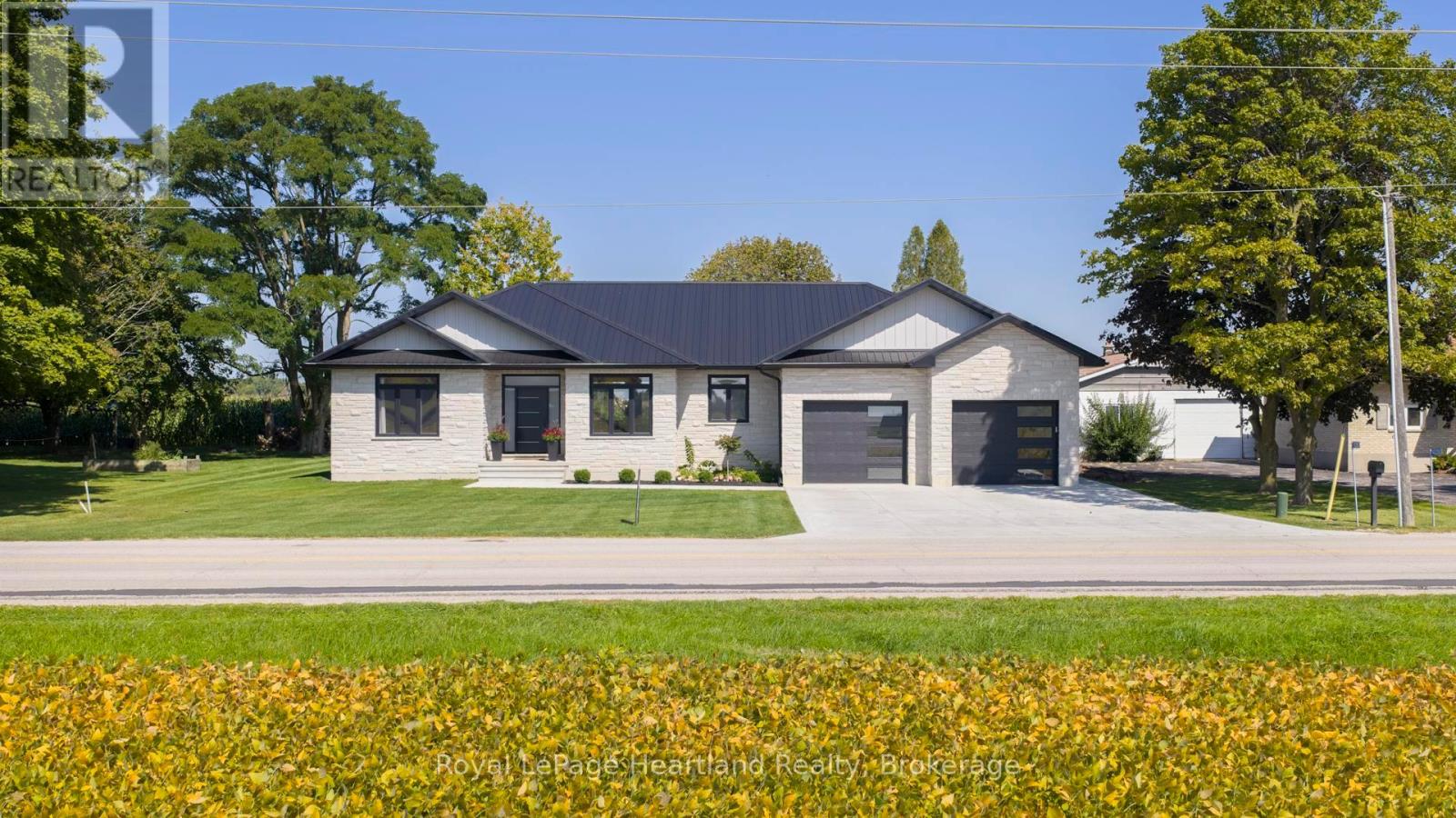 40282 HURON STREET, South Huron, Ontario