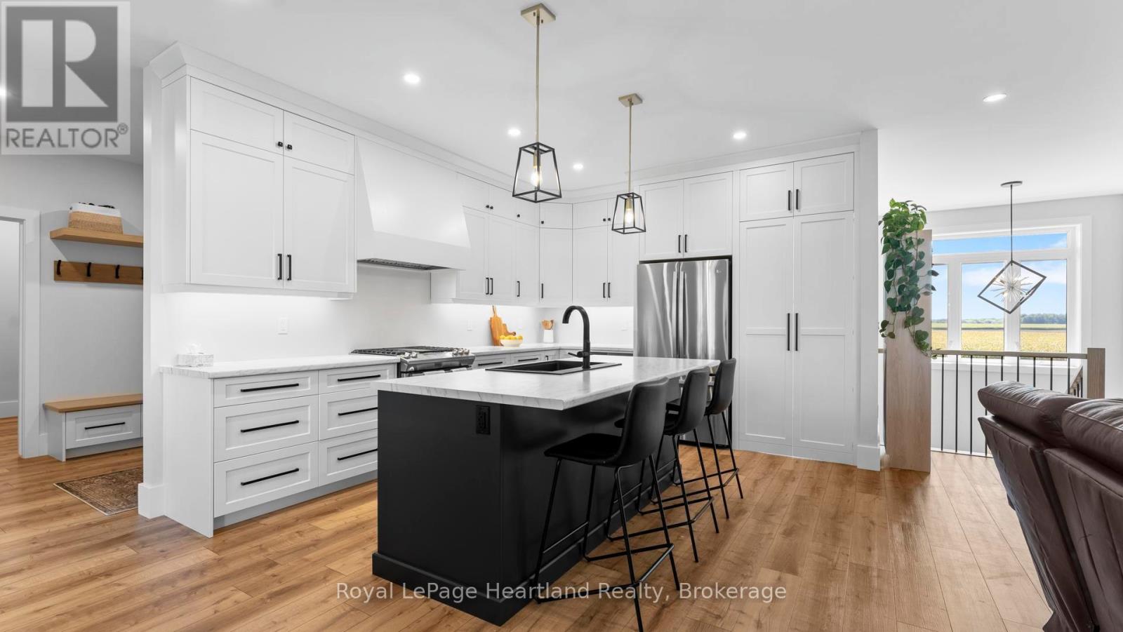 Photo 14 of 50 for 40282 Huron Street