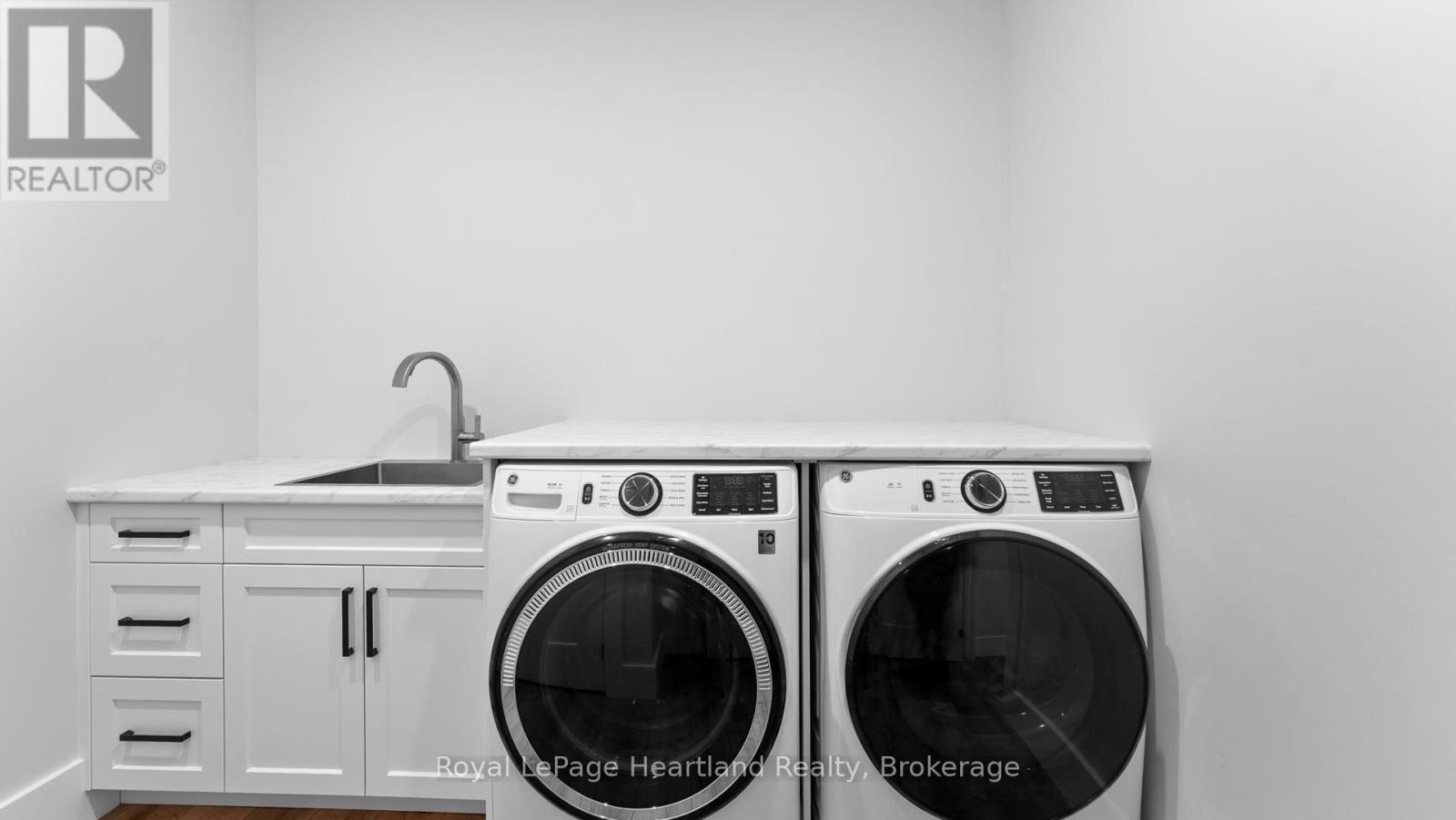 Photo 31 of 50 for 40282 Huron Street